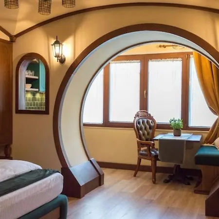 Rolling Hills Resident Apartment